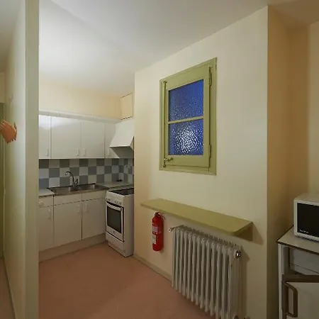 Cel.les Abat Marcet מלון מונטסראט