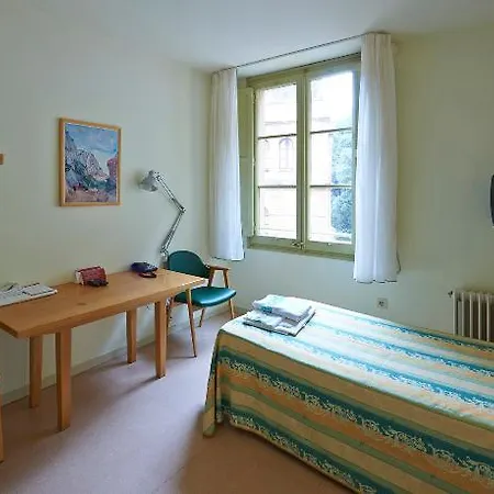 Cel.les Abat Marcet 3*