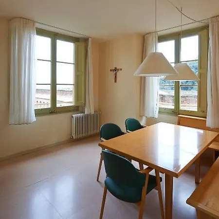 Cel.les Abat Marcet 3*